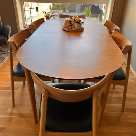Solsiden, 2 Soverom Med Dobbeltsenger Og Parkering Apartament